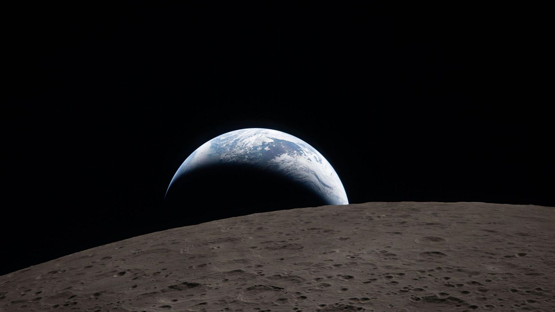 La icónica foto captada en el sobrevuelo a la Luna en la misión Artemis II.