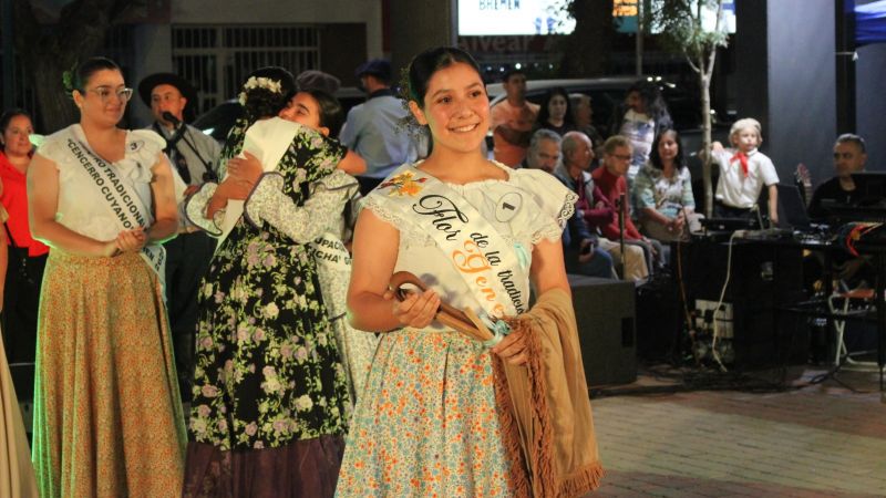 Magalí Aguilera fue coronada como la Flor Departamental de la Tradición