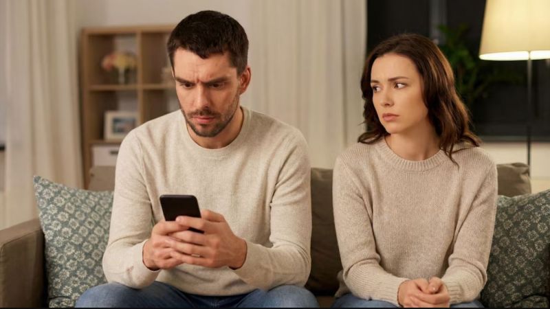 Celos intensos en la pareja: señales de celotipia y cómo controlarla