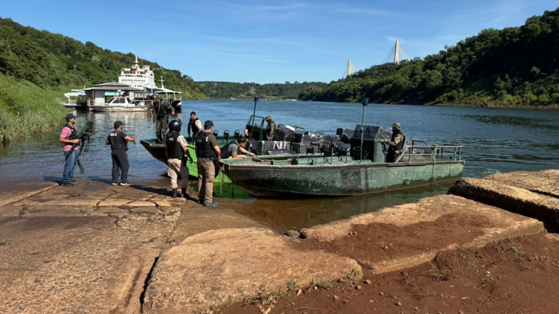 Impactante tiroteo entre Prefectura y un grupo de contrabandistas (Video)