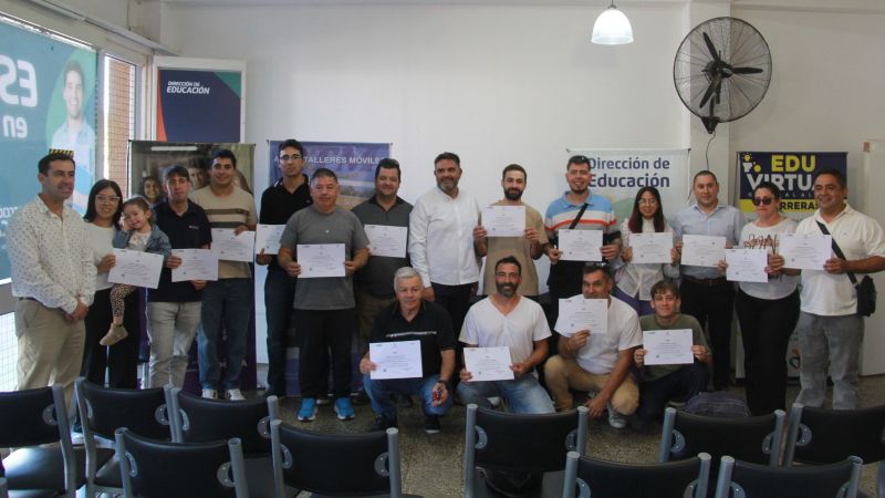 Entregaron certificados de capacitación en oficios