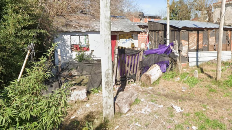 Un niño de 12 años encontró el cuerpo de su madre enterrado en la casa