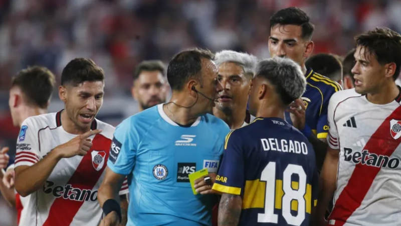 Quiénes son los tres jugadores de River que están al límite de amarillas