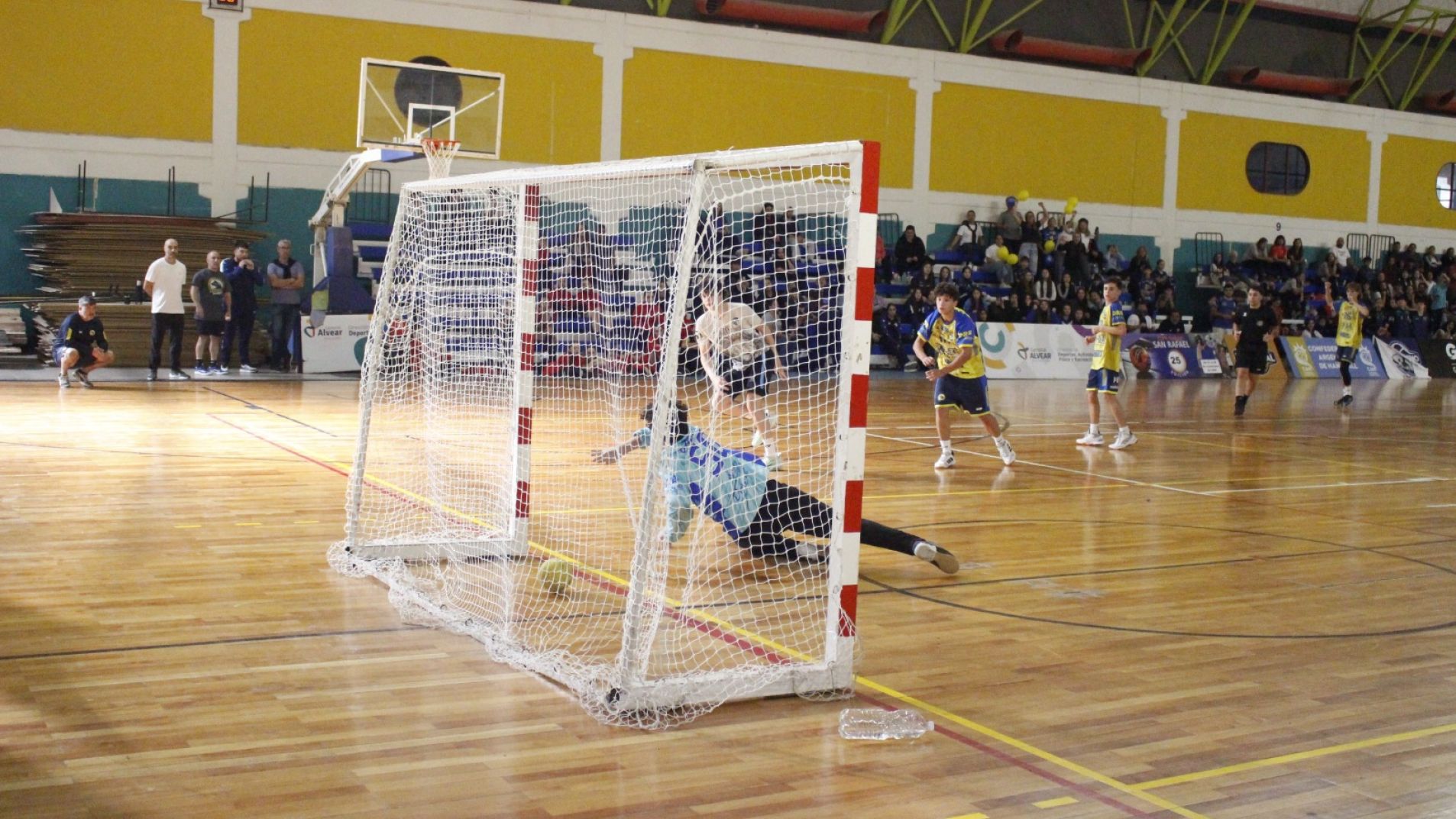 Dorrego y Ballester ganaron el Torneo de Handball en Alvear