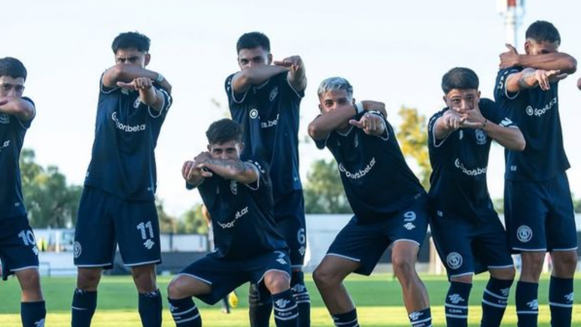 Independiente Rivadavia aplastó a Gimnasia (M)