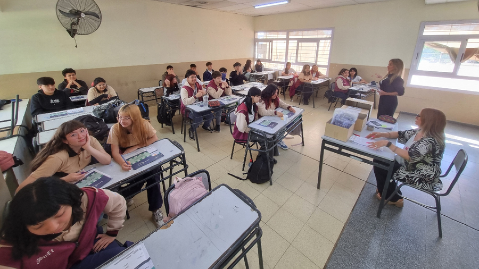 Llaman a concurso para reubicación de docentes en el secundario