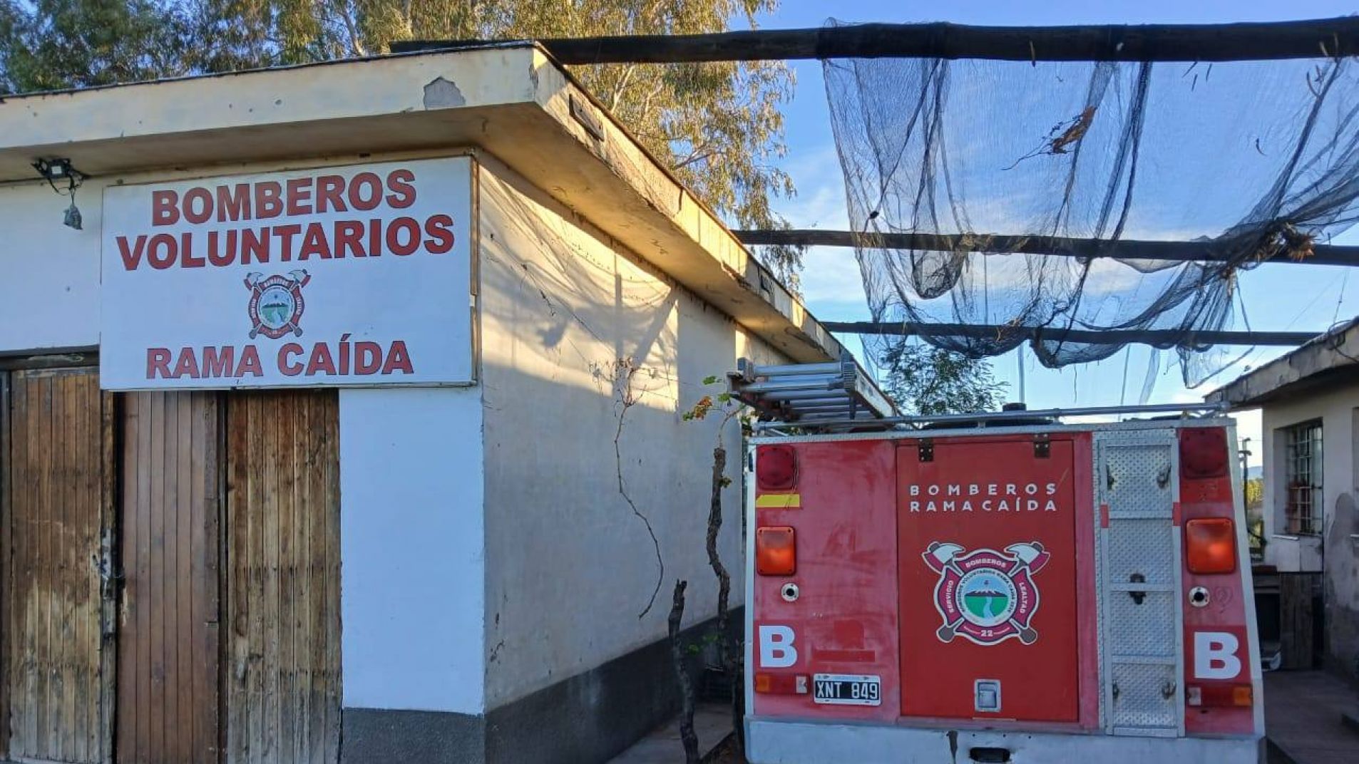 Boqueteros robaron en el cuartel de los Bomberos Voluntarios de Rama Caída