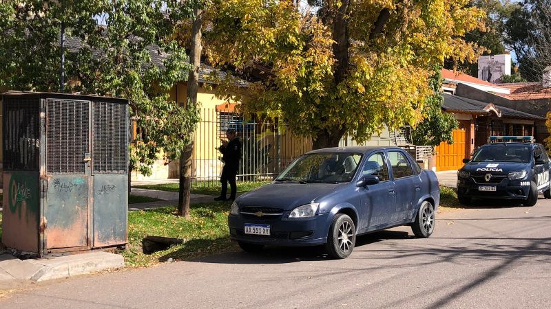 Violento robo a un matrimonio mayor en el barrio Sat: quedaron atados toda la noche