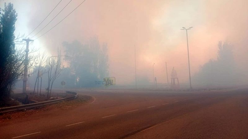 Incendio en Cuadro Nacional avivado por el fuerte viento