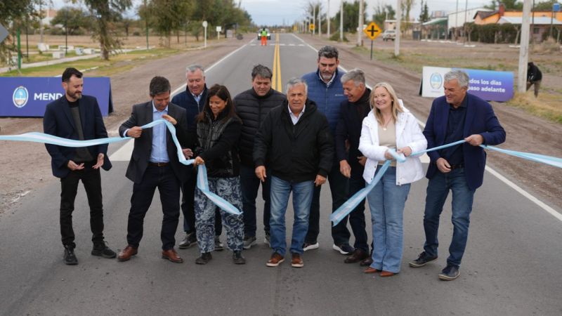 Cornejo inauguró la reconstrucción de la RP 171