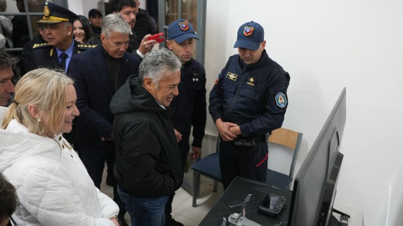 Cornejo inauguró una nueva base de drones de la Policía