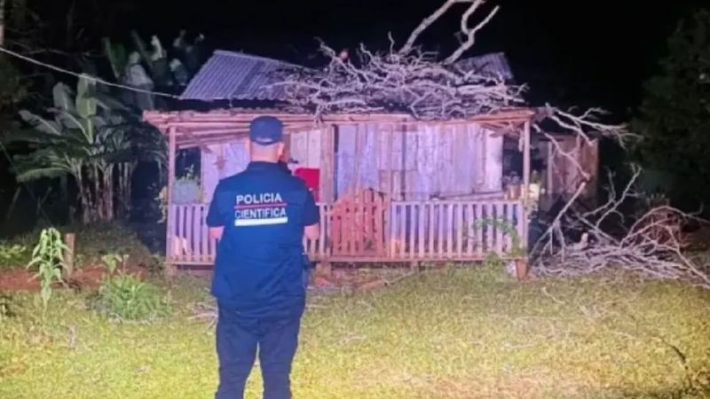 Una beba de tres meses murió tras la caída de una rama sobre su casa en Misiones