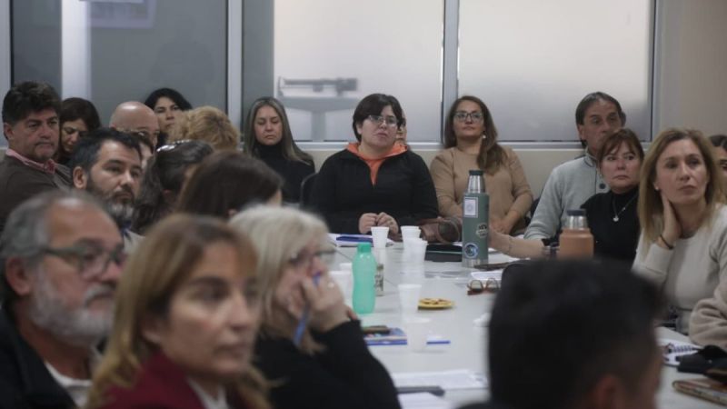 Directores de escuelas participaron en una jornada de educación sociosanitaria