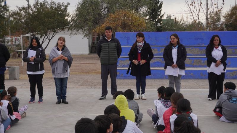 Defensa Civil realizó un simulacro de sismo en la Escuela Juan XXIII N° 1-537