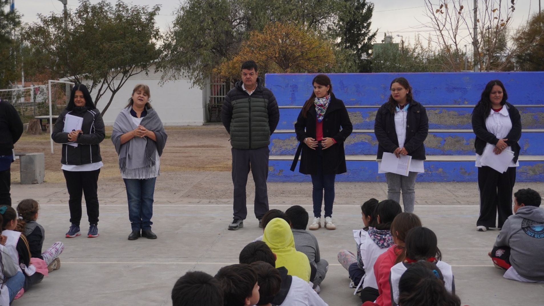 Defensa Civil realizó un simulacro de sismo en la Escuela Juan XXIII N° 1-537