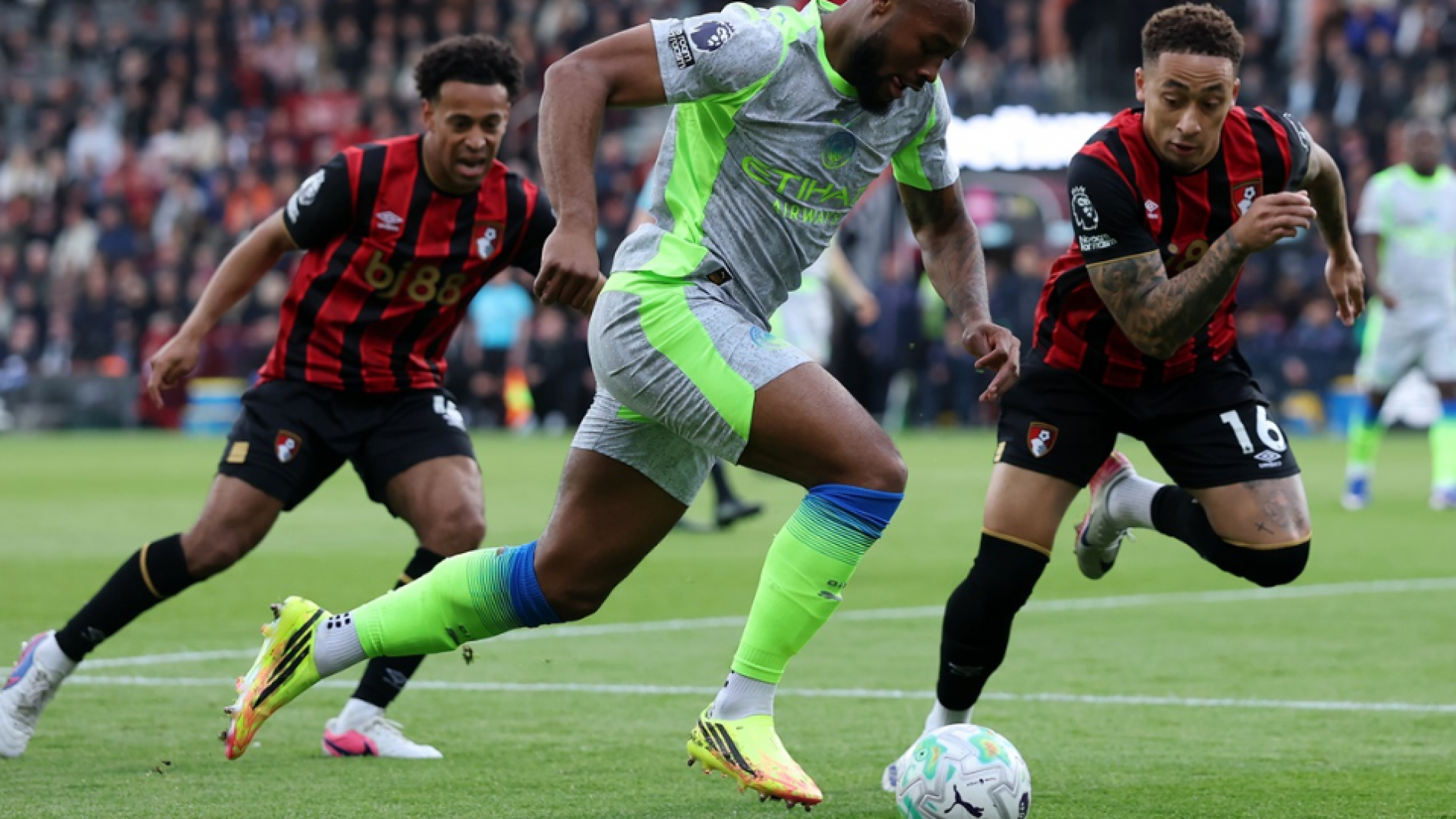 Manchester City empató y el Arsenal es el nuevo campeón