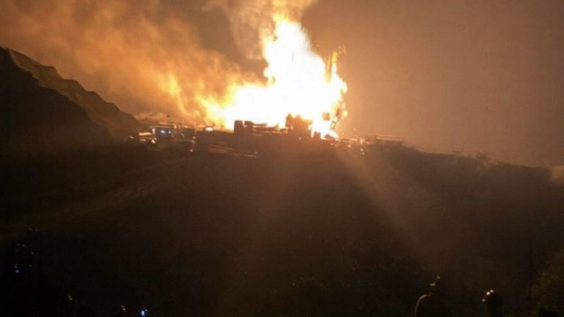 Explotó un camión cisterna en una base petrolera: hay un muerto y un herido