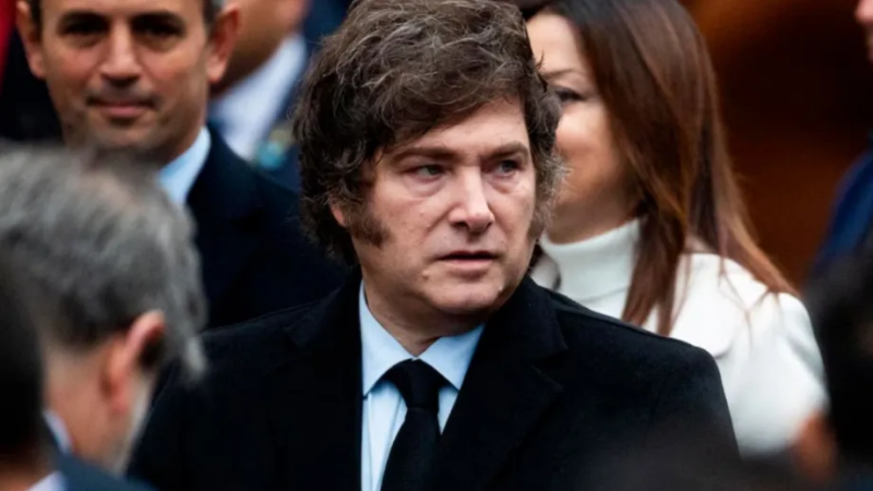 El índice de confianza al gobierno de Javier Milei volvió a caer en mayo