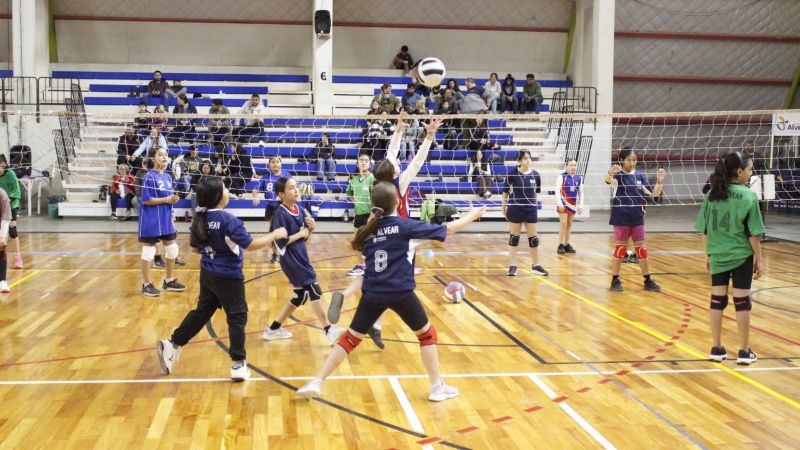Encuentro de Mini Vóley en el Polideportivo