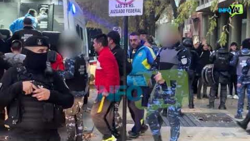 Video: así trasladaron a los detenidos por la venta de drogas en la Cárcel