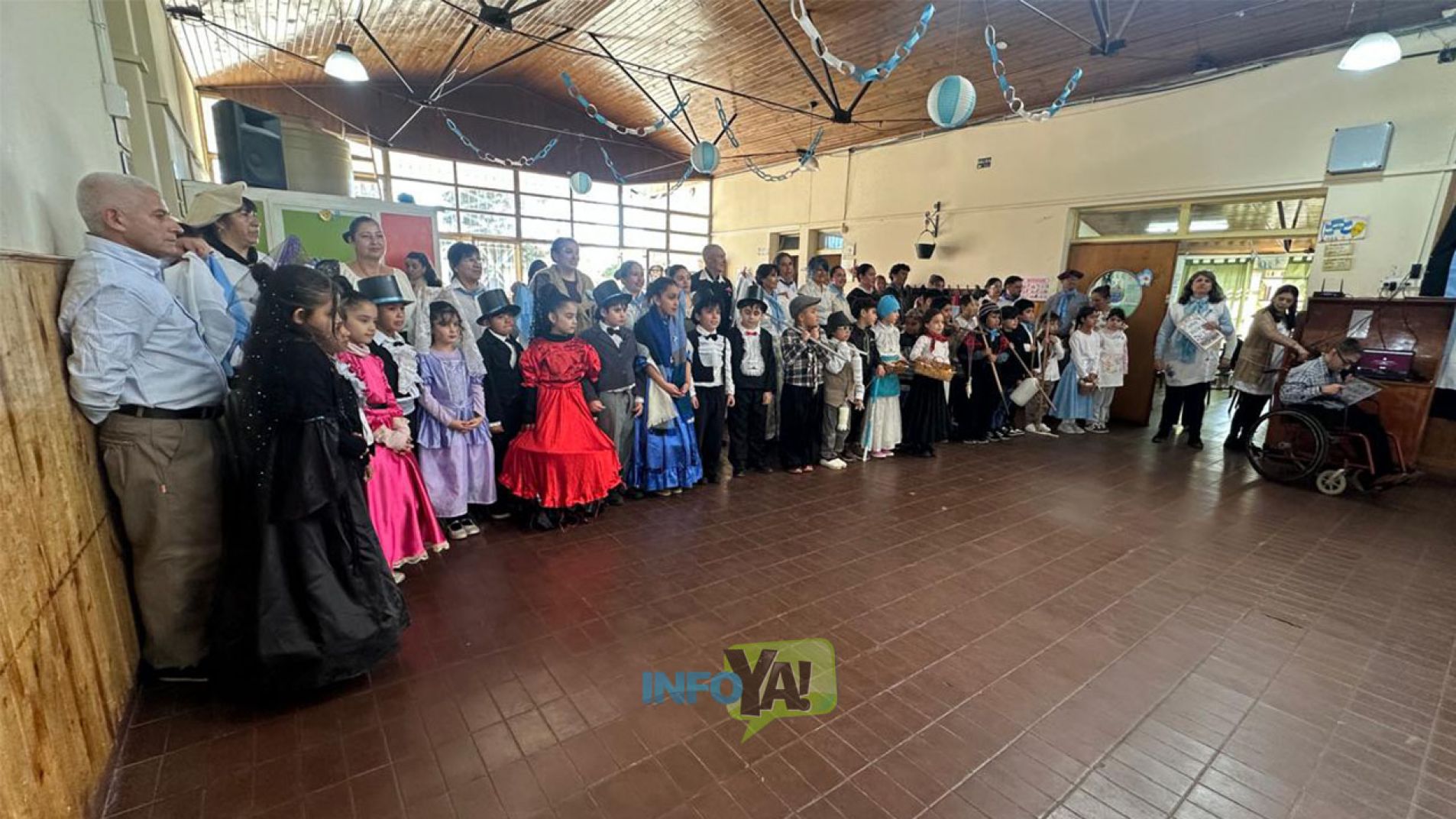 Emotivo festejo de la escuela Espínola por la Revolución de Mayo (Videos)