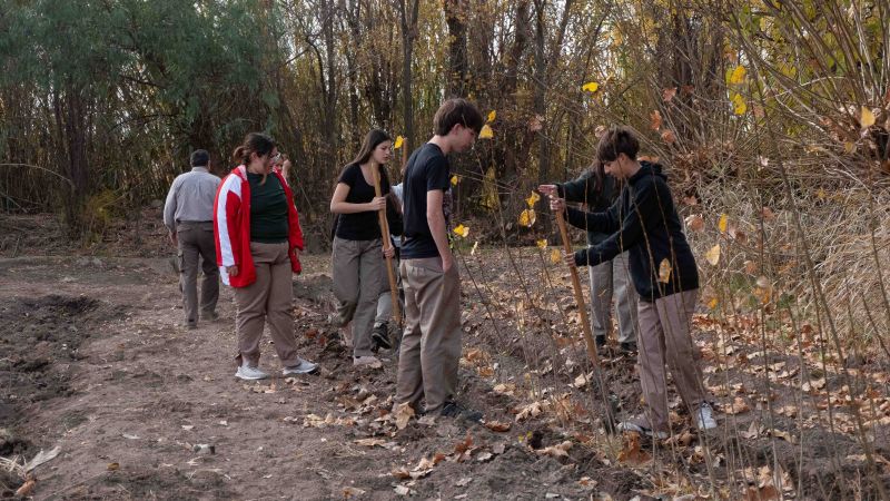 Estudiantes realizan prácticas en el Vivero de Recursos Naturales