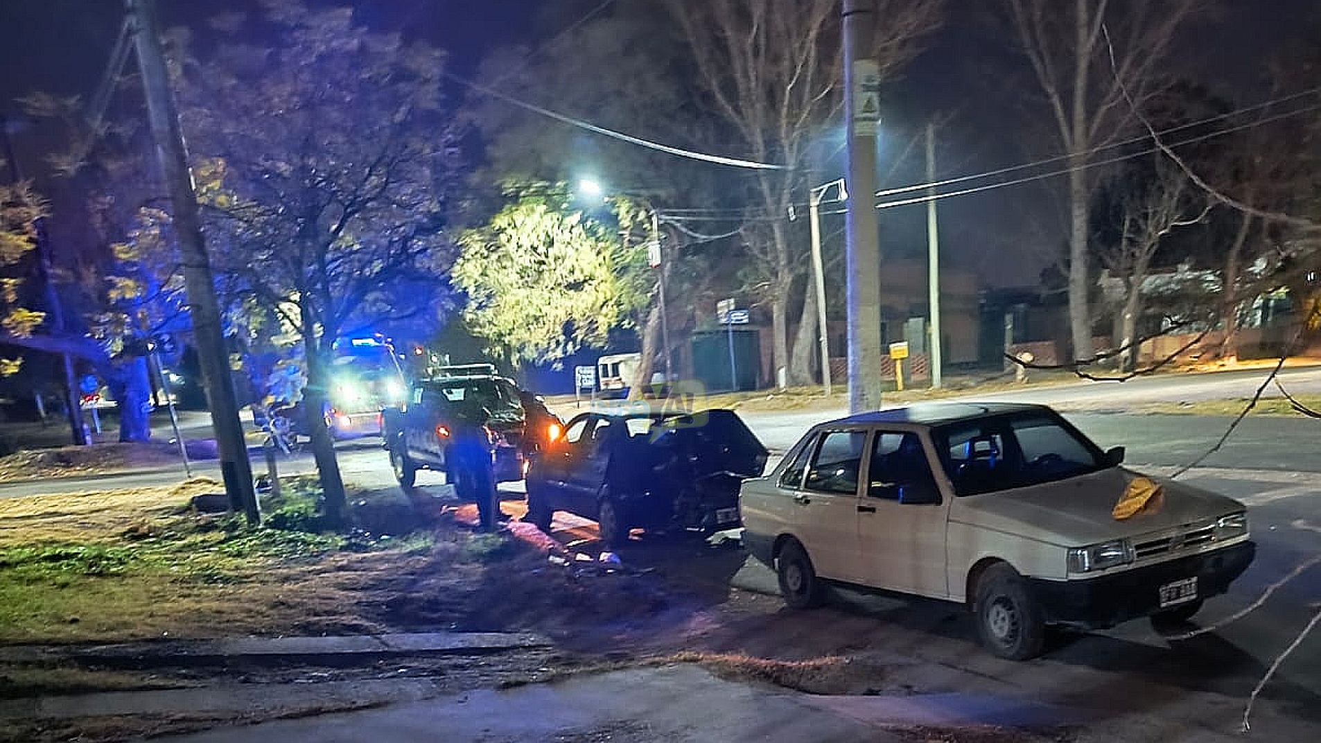 Chocaron dos vehículos en un cruce que se volvió peligroso