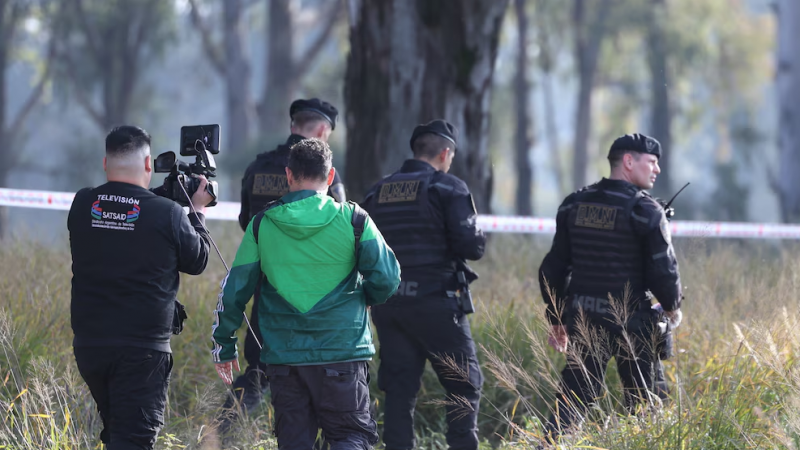 Intenso rastrillaje en un descampado tras una pista sobre Agostina Vega