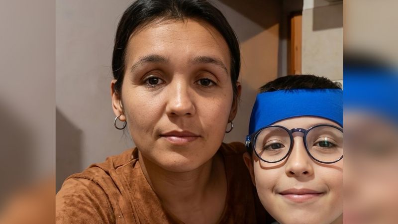 Un niño de 7 años con dos quistes y una familia que nos necesita a todos