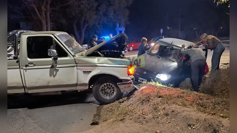 Esquina peligrosa: Dos niños y dos mujeres lesionadas en un fuerte choque