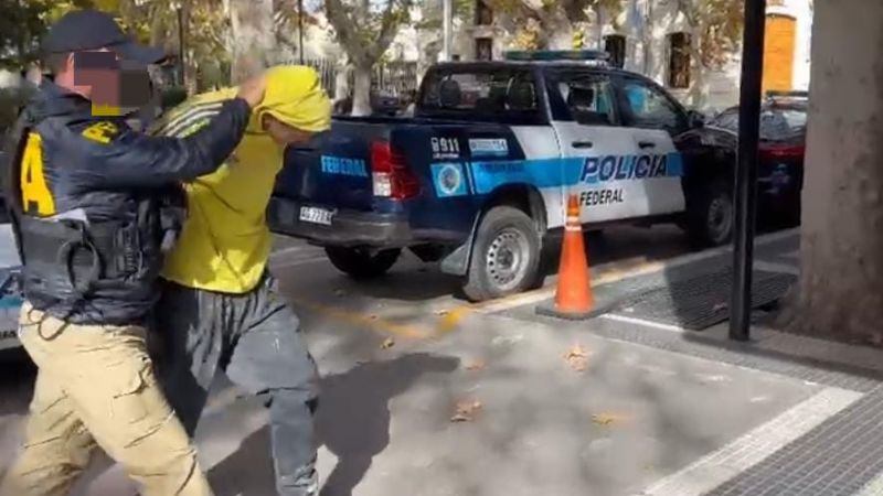 Federales detuvieron a un delincuente prófugo de la Justicia de Buenos Aires