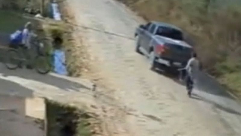Cansado de que le robaran, ató a un delincuente a su camioneta (Video)
