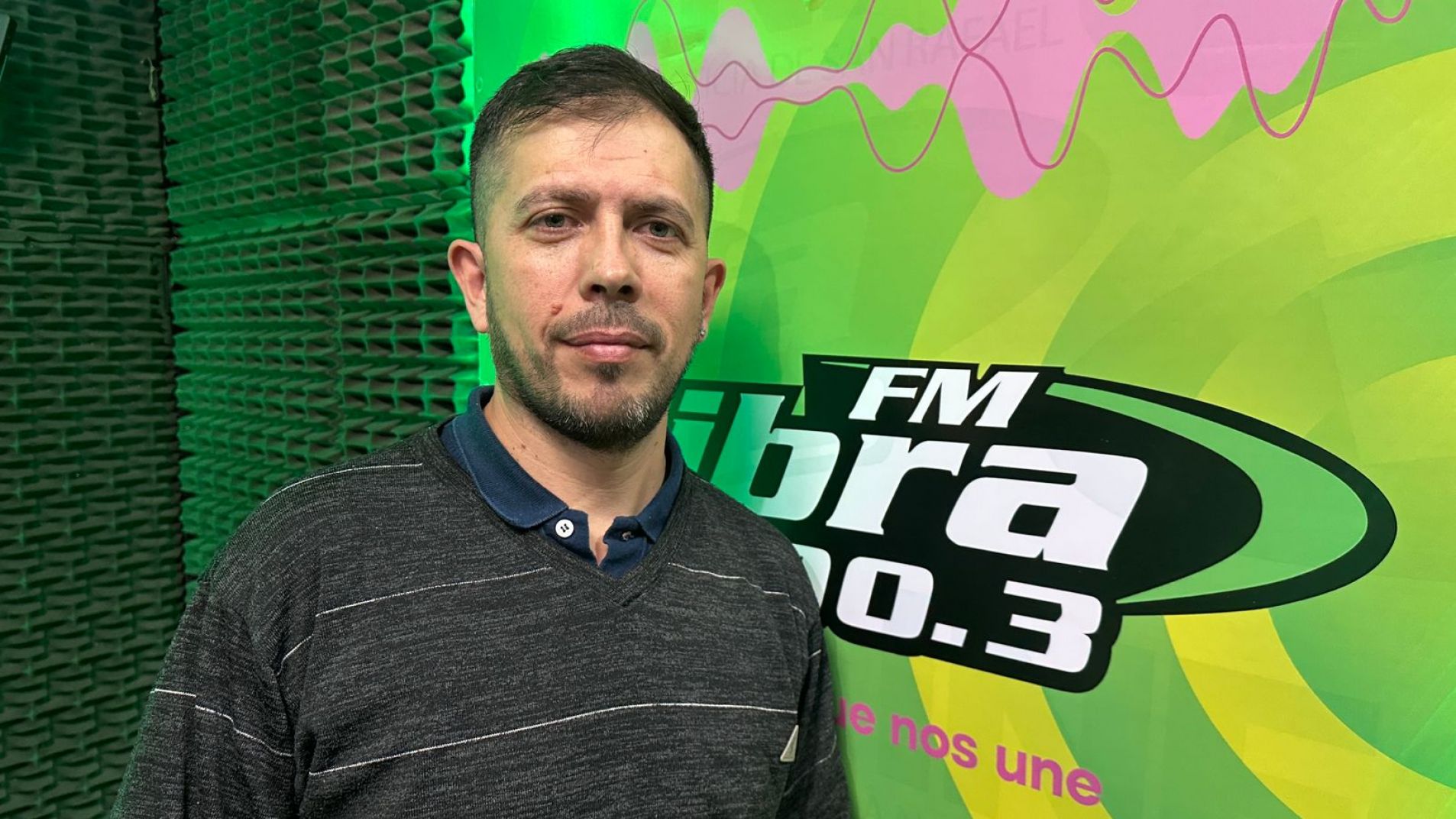 Damián Esquivel conduce "Estilo Joven" los domingos de 10.30 a 13.
