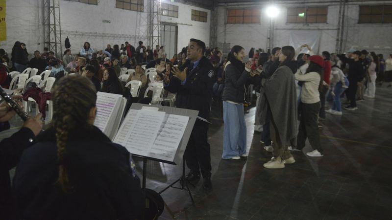 La parroquia María Auxiliadora cerró su fiesta patronal con una peña folklorica