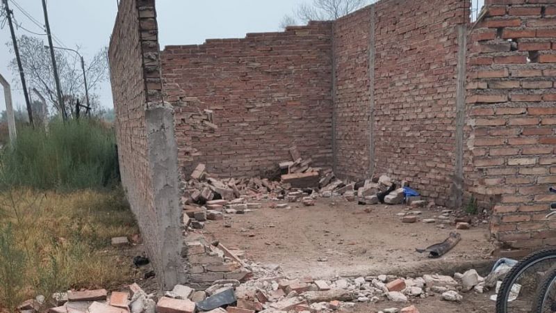 Buscan el autor de un accidente que provocó daños en una obra
