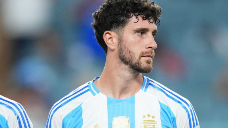 Marcos Senesi, el elegido por Lionel Scaloni para reemplazar a Balerdi