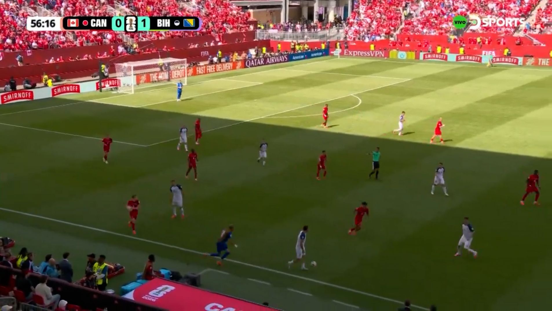 El árbitro argentino fue el primero en aplicar una nueva regla en el mundial