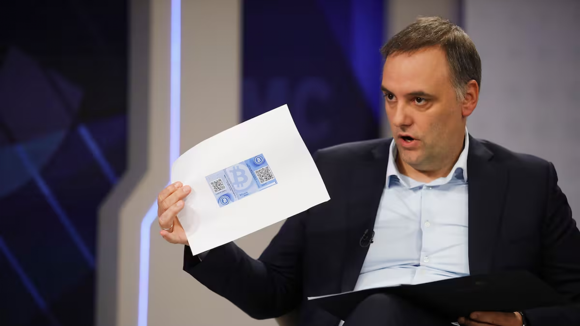 "Evasor, no corrupto": Milei compra las explicaciones de Adorni