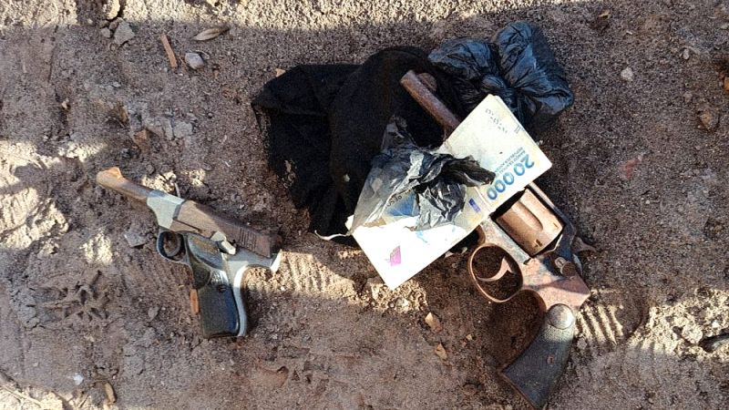 En un operativo con drones secuestraron armas y detuvieron a dos personas