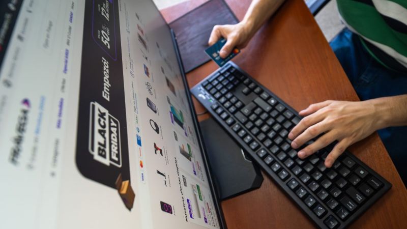Advierten sobre riesgos en el uso de tarjetas y préstamos digitales