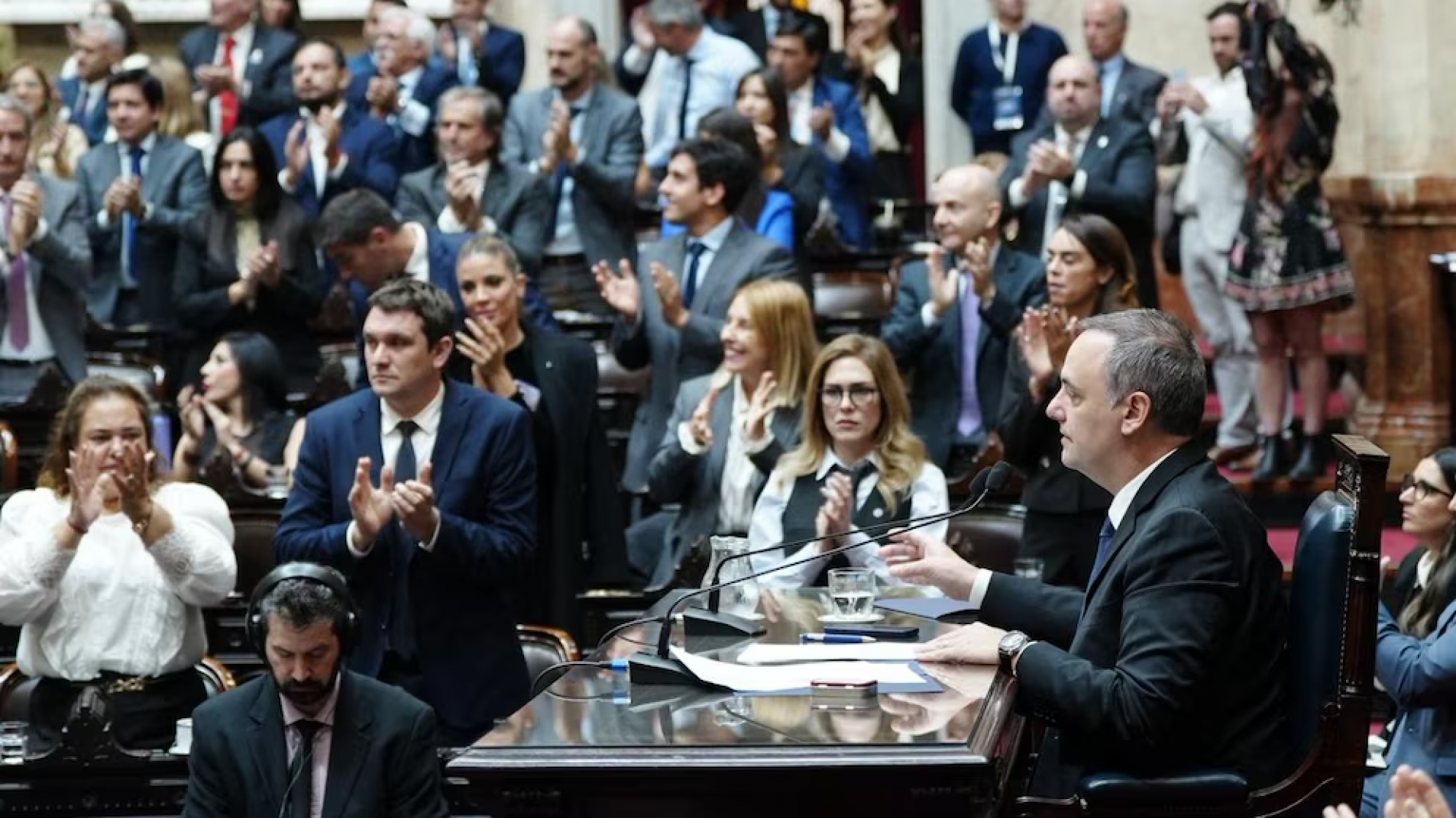 "Moción de censura": qué necesita la oposición para remover a Adorni
